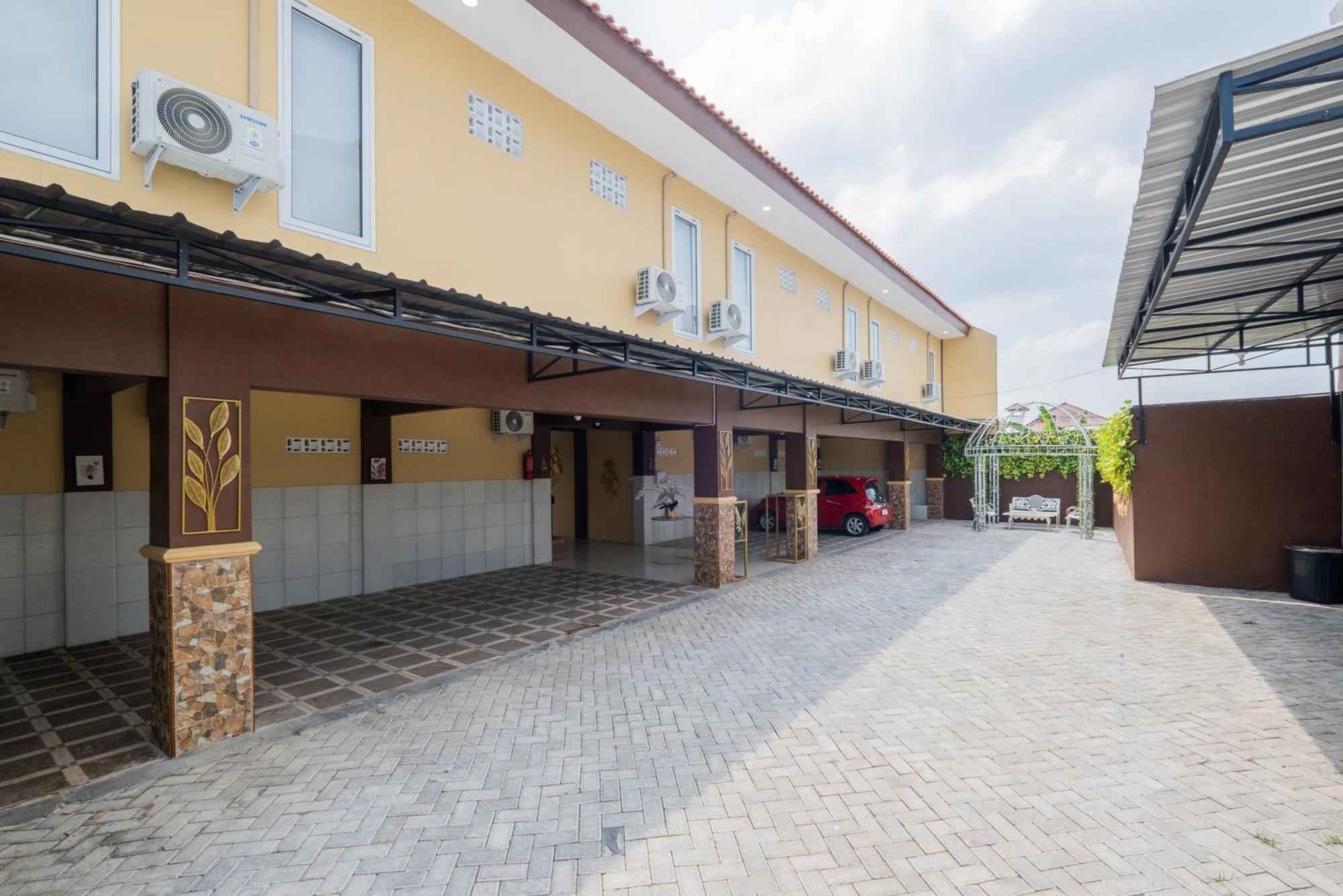 Reddoorz Syariah Near Rsud Dr Iskak Tulungagung Hotel Kedungwaru ภายนอก รูปภาพ