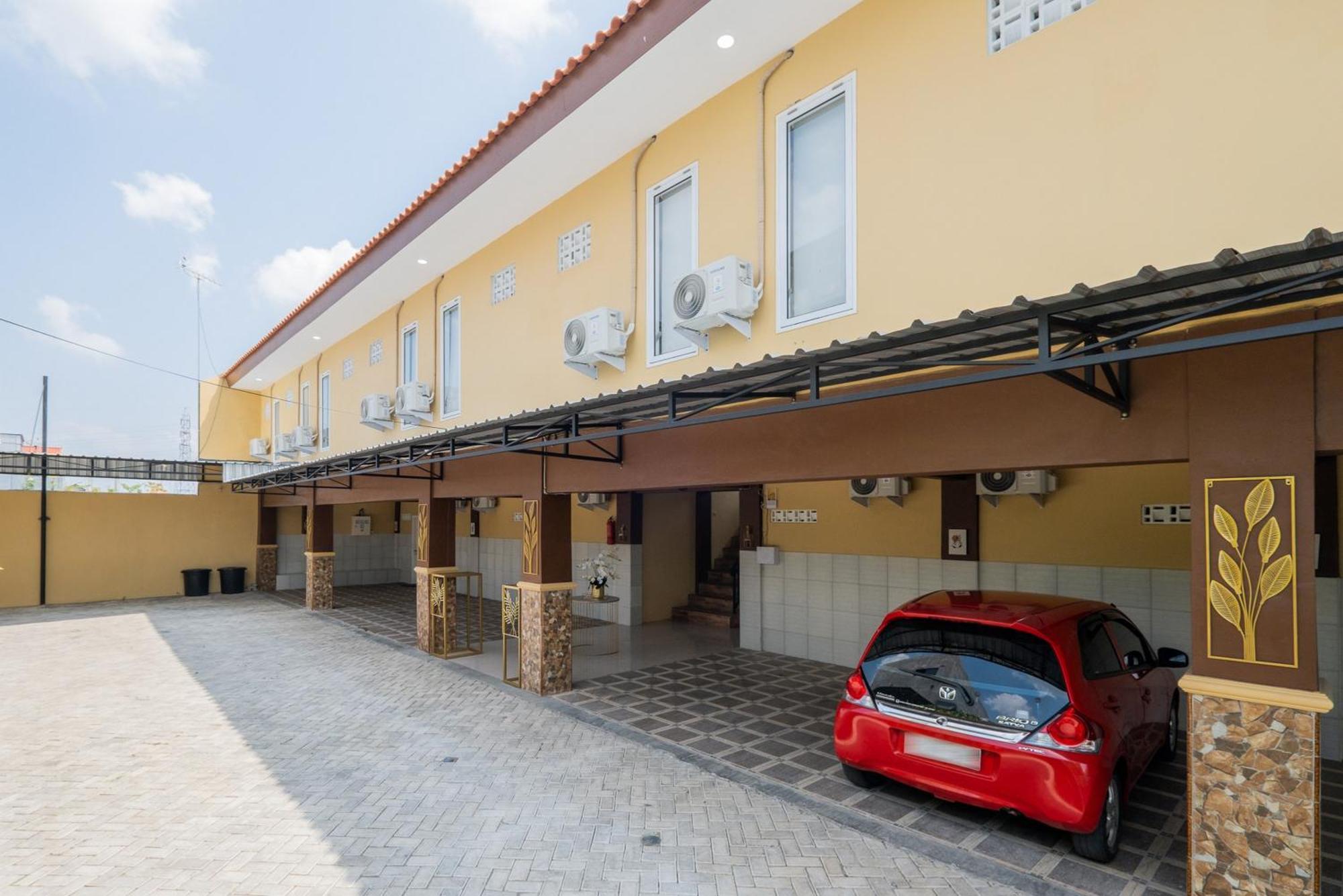 Reddoorz Syariah Near Rsud Dr Iskak Tulungagung Hotel Kedungwaru ภายนอก รูปภาพ