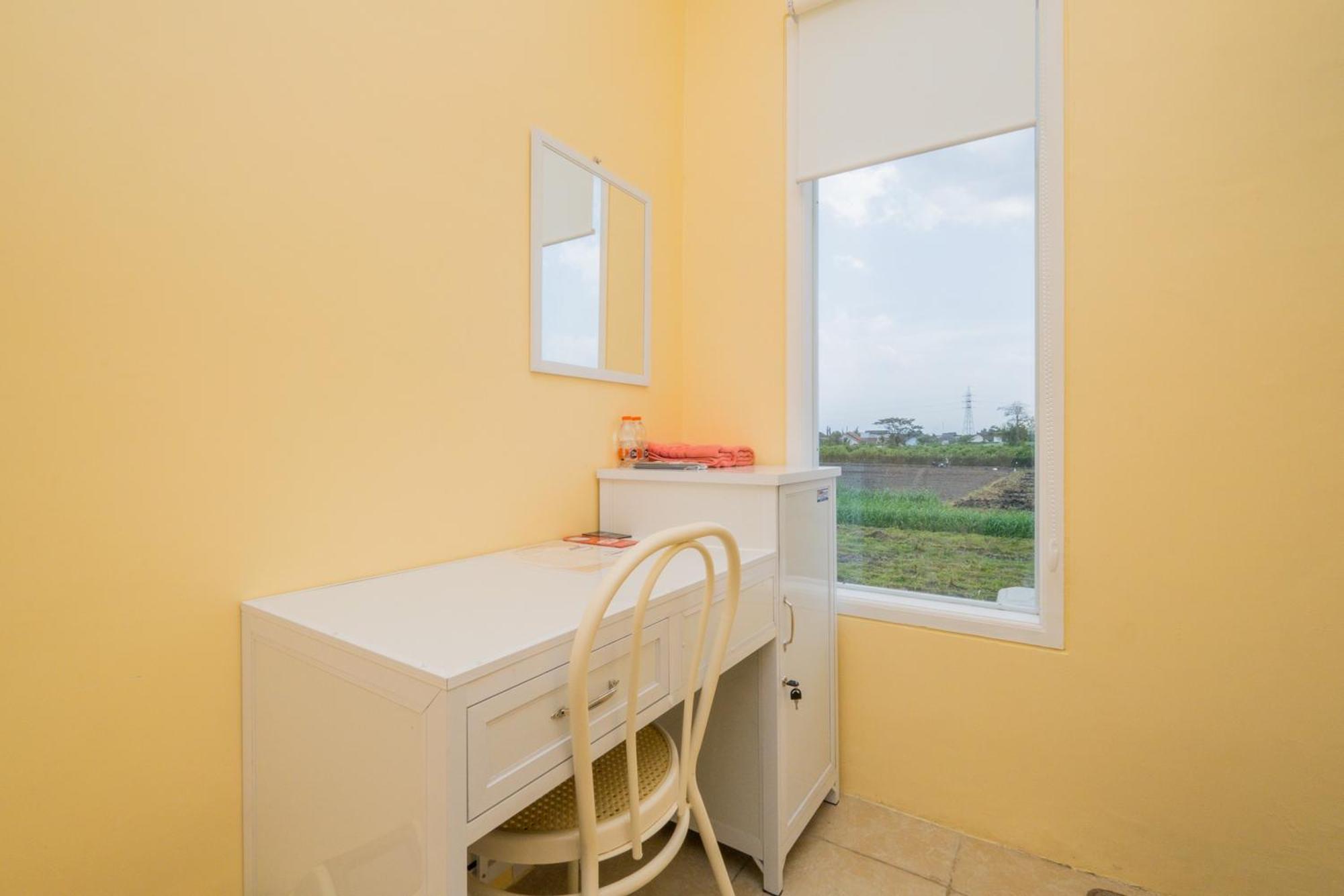 Reddoorz Syariah Near Rsud Dr Iskak Tulungagung Hotel Kedungwaru ภายนอก รูปภาพ