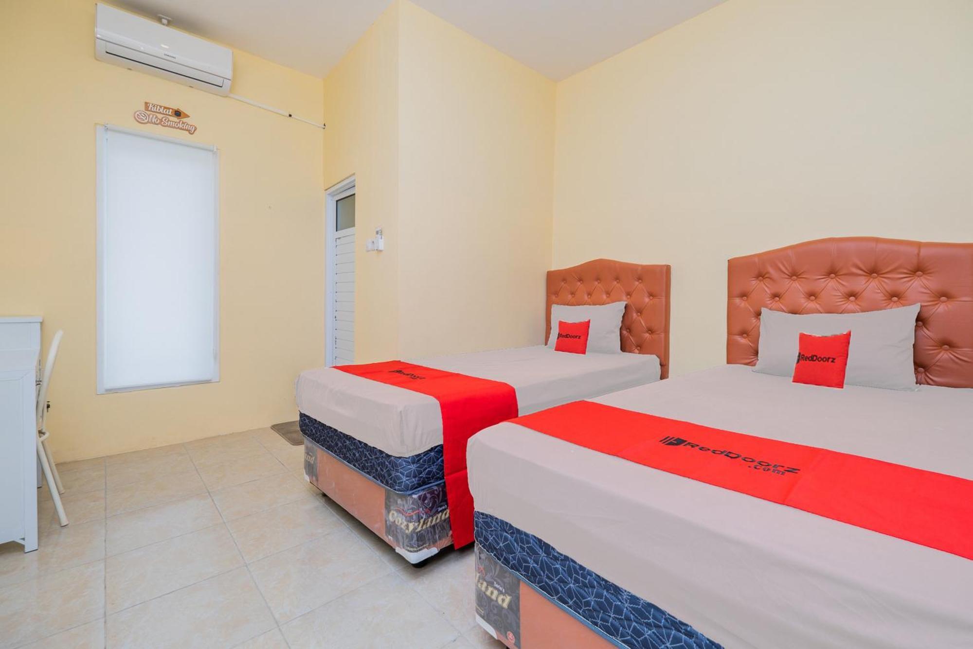 Reddoorz Syariah Near Rsud Dr Iskak Tulungagung Hotel Kedungwaru ภายนอก รูปภาพ