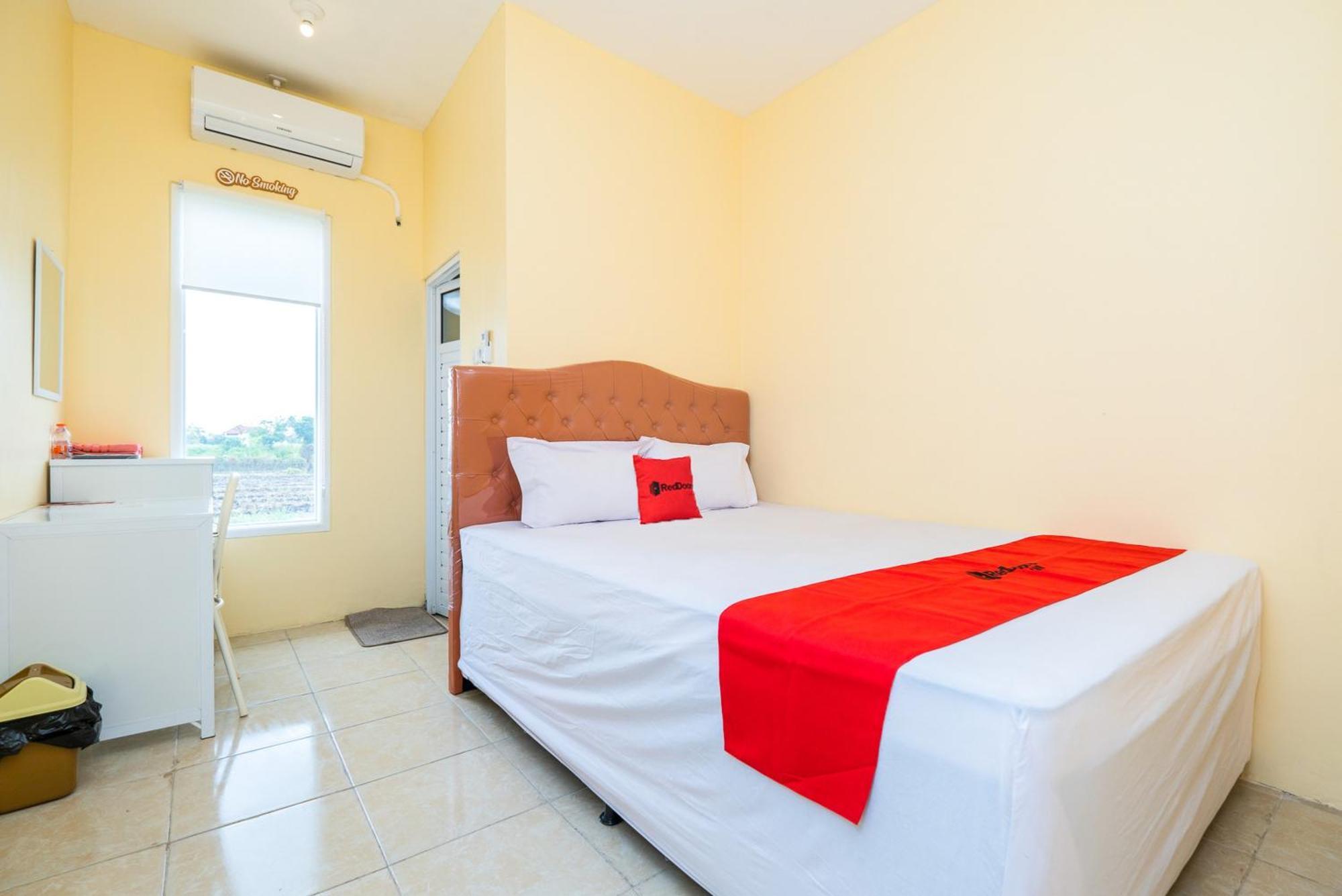 Reddoorz Syariah Near Rsud Dr Iskak Tulungagung Hotel Kedungwaru ภายนอก รูปภาพ