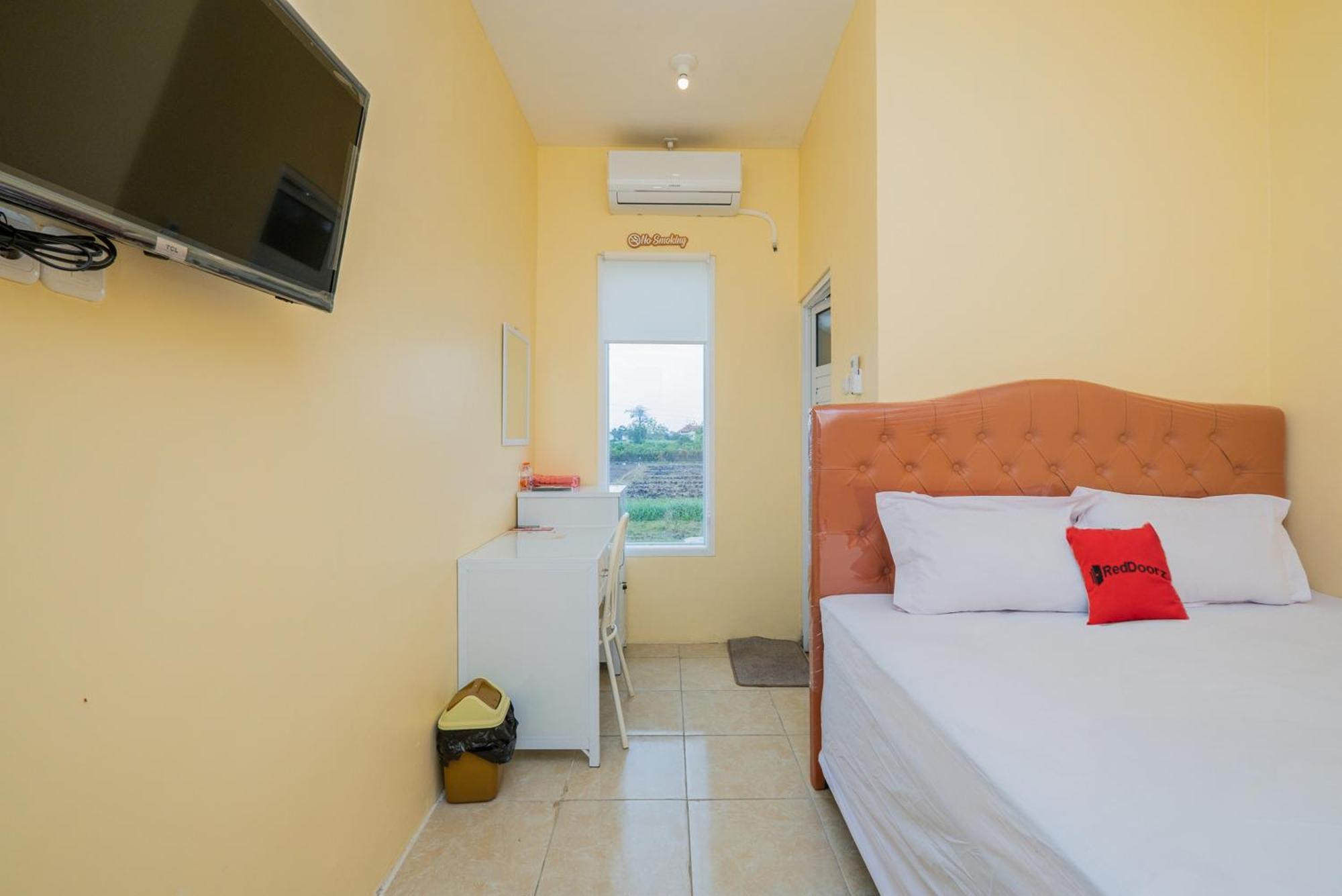 Reddoorz Syariah Near Rsud Dr Iskak Tulungagung Hotel Kedungwaru ภายนอก รูปภาพ